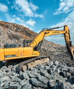 MÁY XÚC ĐÀO LIUGONG CLG939E