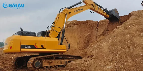Máy xúc đào CLG936E