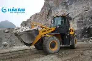 chi phí sử dụng máy xúc lật