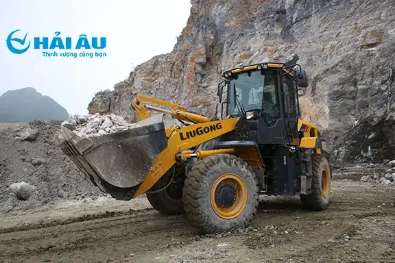 chi phí sử dụng máy xúc lật